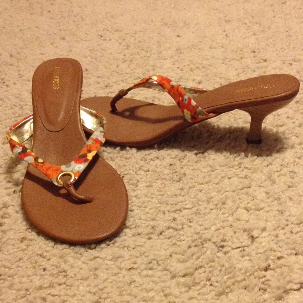 Heels - Picture 3 of 3